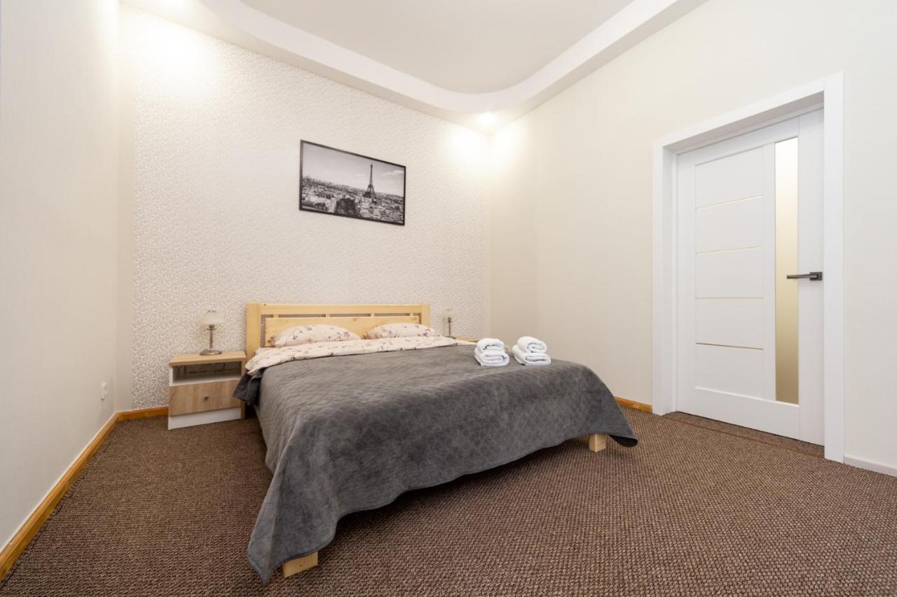Apartment Center Of Odessa Eksteriør billede